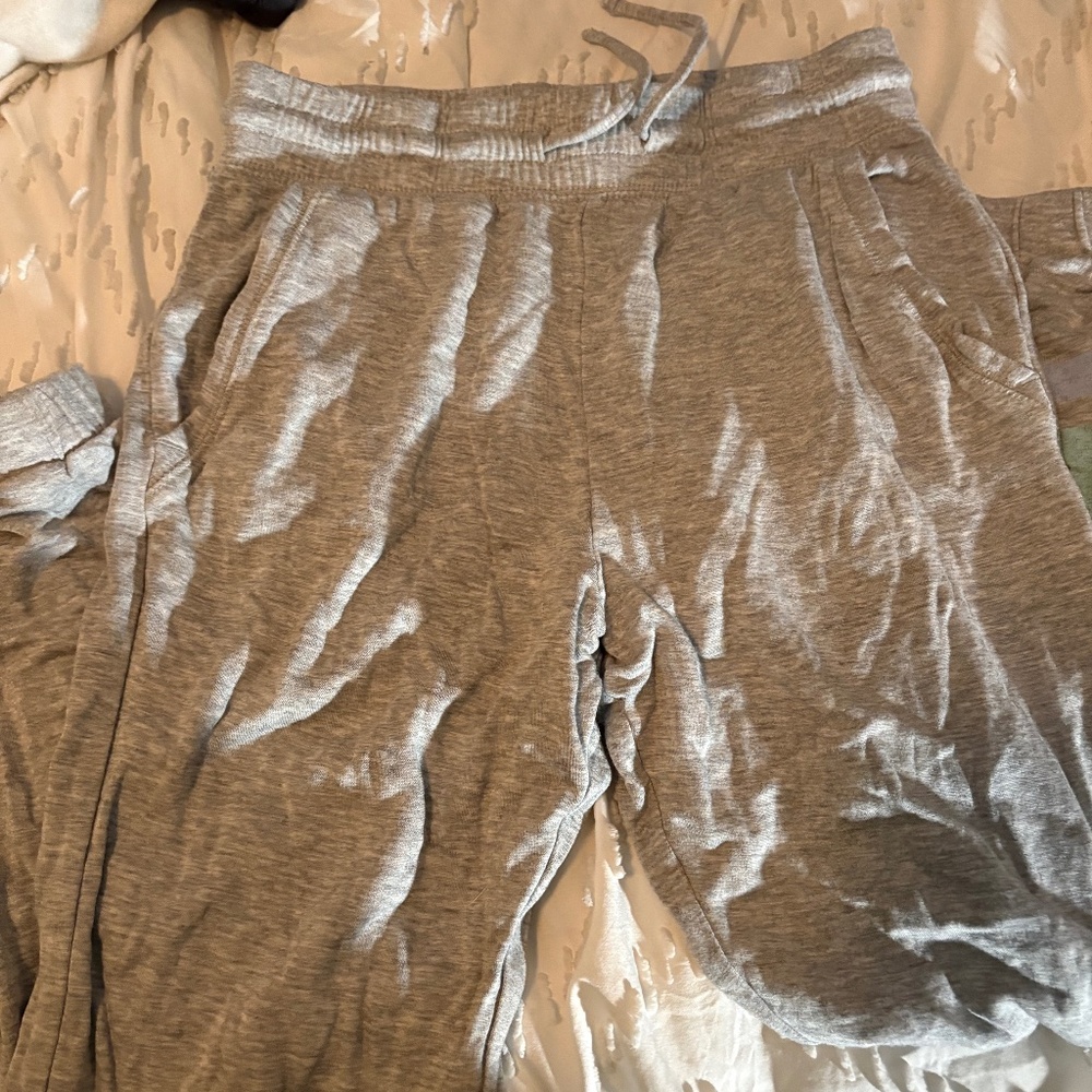 Vineyard vines joggers